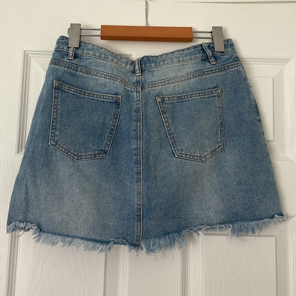Women’s Denim Mini Skirt - Picture 4 of 4